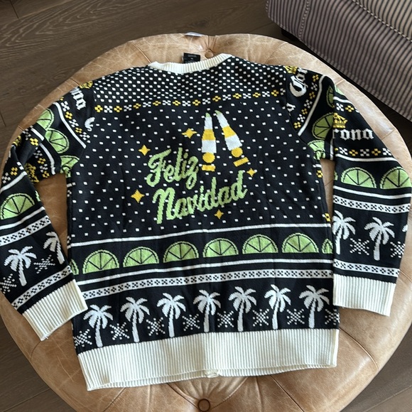 Corona "Feliz Navidad" Cardigan Size M - Picture 5 of 10